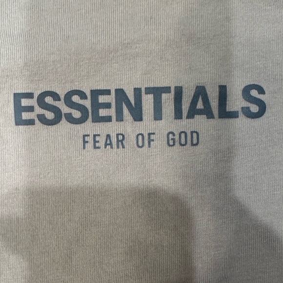Essential Fear of God T-shirt - Picture 2 of 6